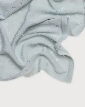 2 (1) Плед детский Loomknits Небесно-серый ажурный (108x108) 4