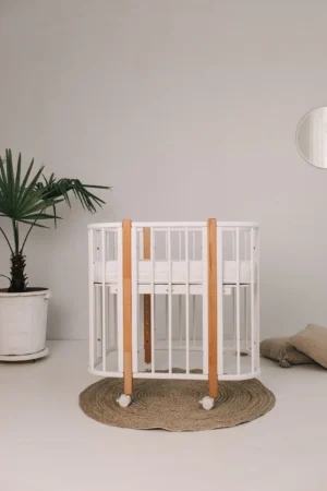 89231578 Кроватка КАРАМЕЛЬ с комплектом матрасов и маятником 18