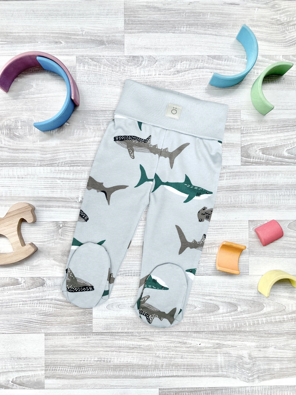 1556519_СОВ (1) Ползунки mjolk на широком поясе (Акулы) 1