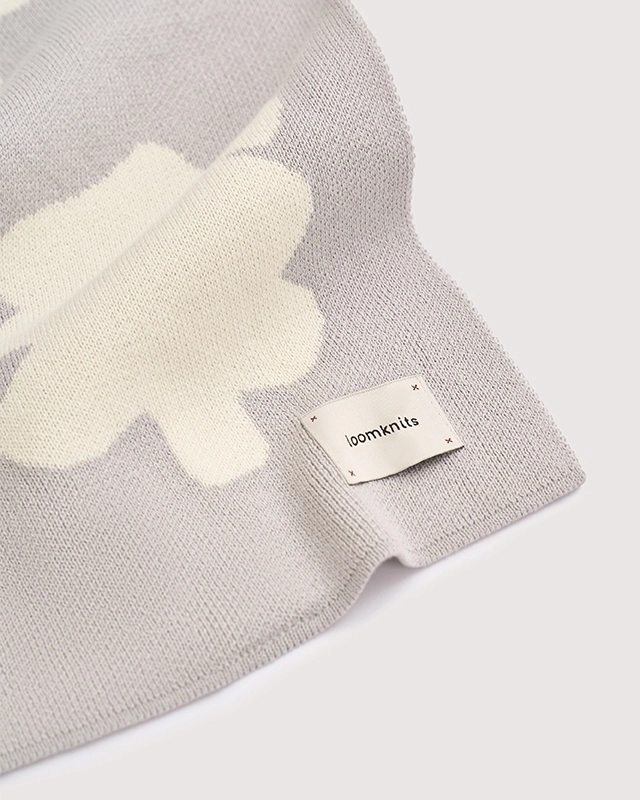 7 (8) Плед детский Loomknits Серый елочка 5