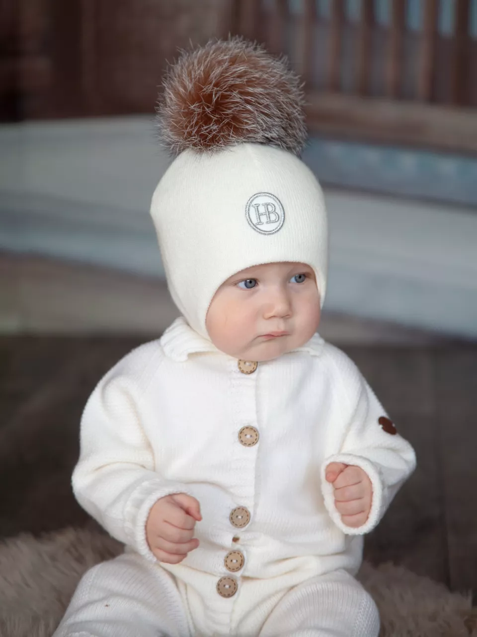 a84a0b2e-0648-11ec-9582-00e04c0ab81e_ff198131-107a-11ec-a954-00e04c0ab81e Шапка зимняя Наследник Выжанова экрю с коричневым помпоном 4