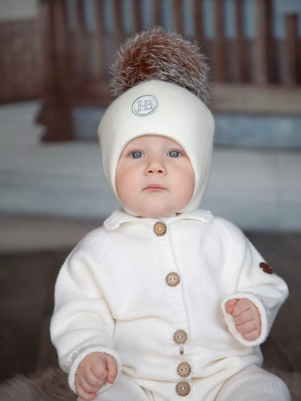 a84a0b2e-0648-11ec-9582-00e04c0ab81e_ff198133-107a-11ec-a954-00e04c0ab81e Шапка зимняя Наследник Выжанова экрю с коричневым помпоном 3