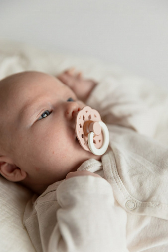 Пустышка латексная ночная BIBS Boheme Glow - Cloud, 6+ мес. 2