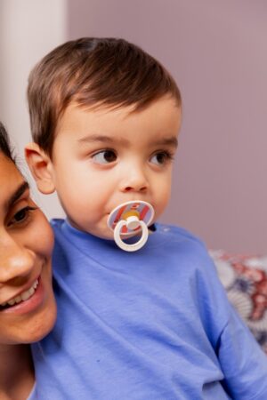 BIBS_Studio_Collection_Lifestyle-_36-of-57_min (8) Пустышка латексная BIBS Studio Colour - Pin, 6+ мес. 6