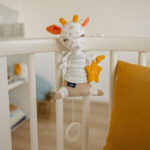 Музыкальная игрушка-подвеска FEHN Жираф, светящаяся в темноте 12