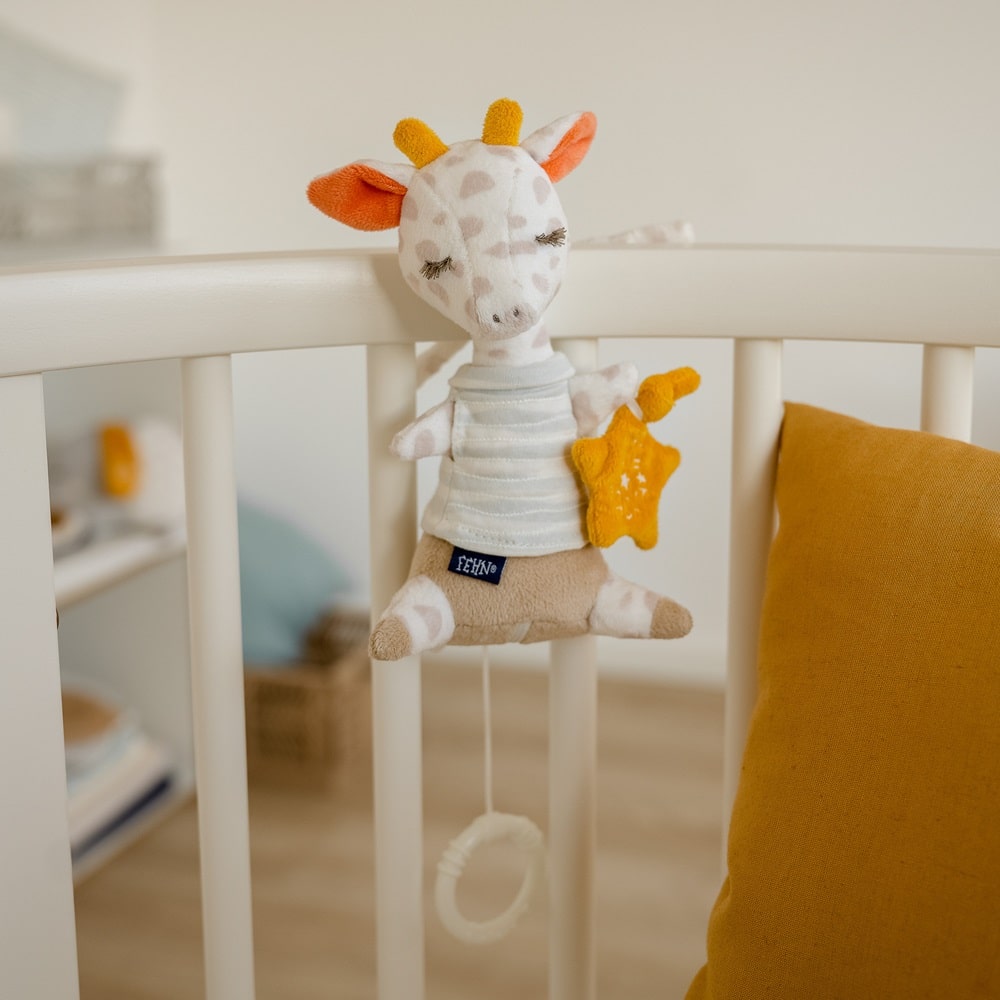 Музыкальная игрушка-подвеска FEHN Жираф, светящаяся в темноте 6