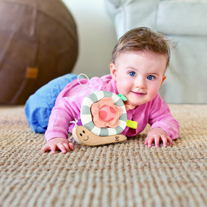 1331471_3249909 Игрушка Hape подвесная для новорожденных "Улитка Соня" 3