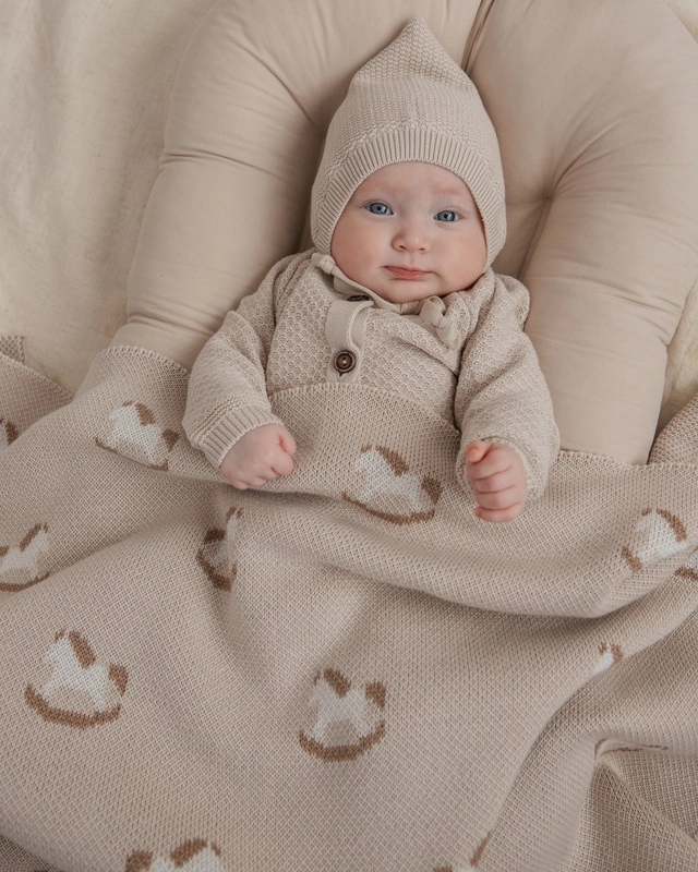 3 (28) Плед детский Loomknits Топленое молоко (80x120) лошадки 4