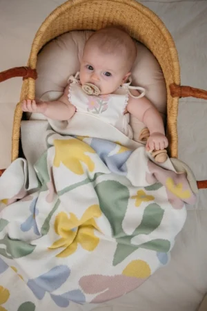 5 (12) Плед детский Loomknits жаккардовый Экрю 80*120 цветы 9