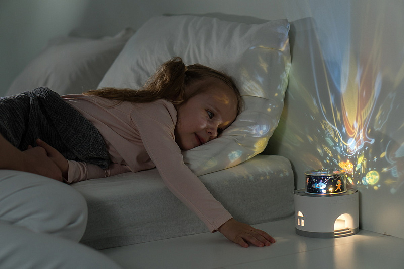 Ночник-проектор Снежный домик Roxy Kids 60