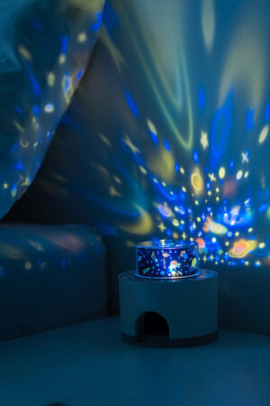 Ночник-проектор Снежный домик Roxy Kids 118