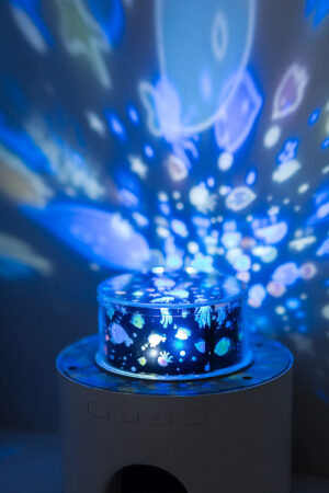 Ночник-проектор Снежный домик Roxy Kids 121