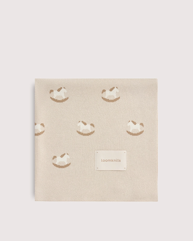 LW235002_1 Плед детский Loomknits Топленое молоко (80x120) лошадки 1