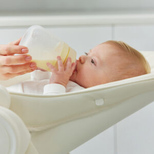 Бутылочка Happy Baby силиконовая с крышкой и 2 силиконовыми сосками, 270 мл 12