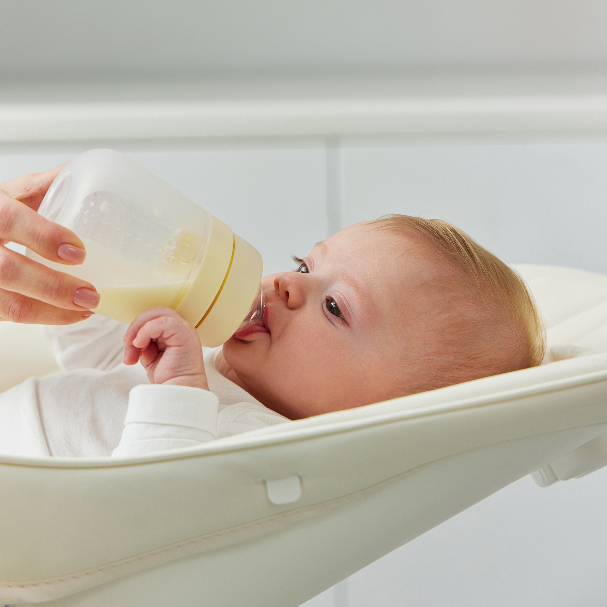 Бутылочка Happy Baby силиконовая с крышкой и 2 силиконовыми сосками, 270 мл 2