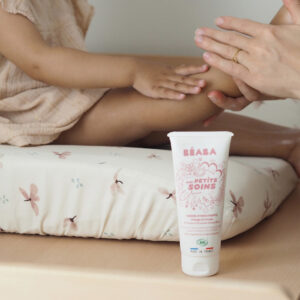 1546137_4206489 Органический крем для лица и тела со сладким миндальным маслом, 100мл./CREME HYDRATANTE BIO 100ML RU 11