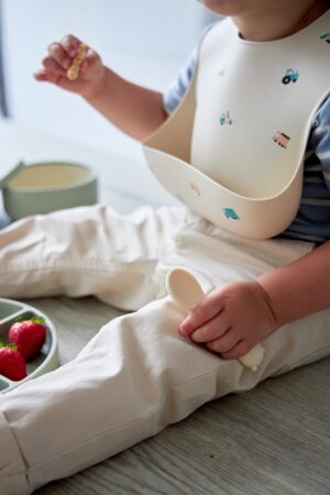 20240620_Edda_4744_min Силиконовый нагрудник Edda, Машинки 9