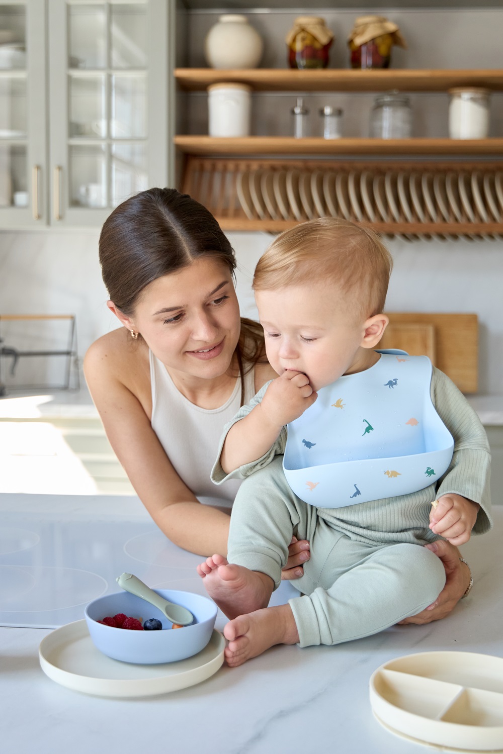 20240905-Rocket-Kids-Edda0581 Силиконовый нагрудник Edda, Динозавры 2