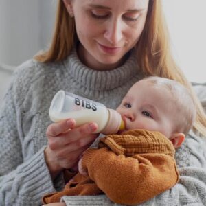 BIBS_Bottle_lifestyle (1) Латексная соска для бутылочки BIBS, 2 шт.(новая упаковка) 7