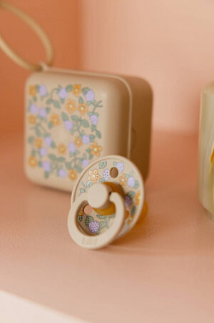 Контейнер для пустышки BIBS Liberty - Strawberries 8