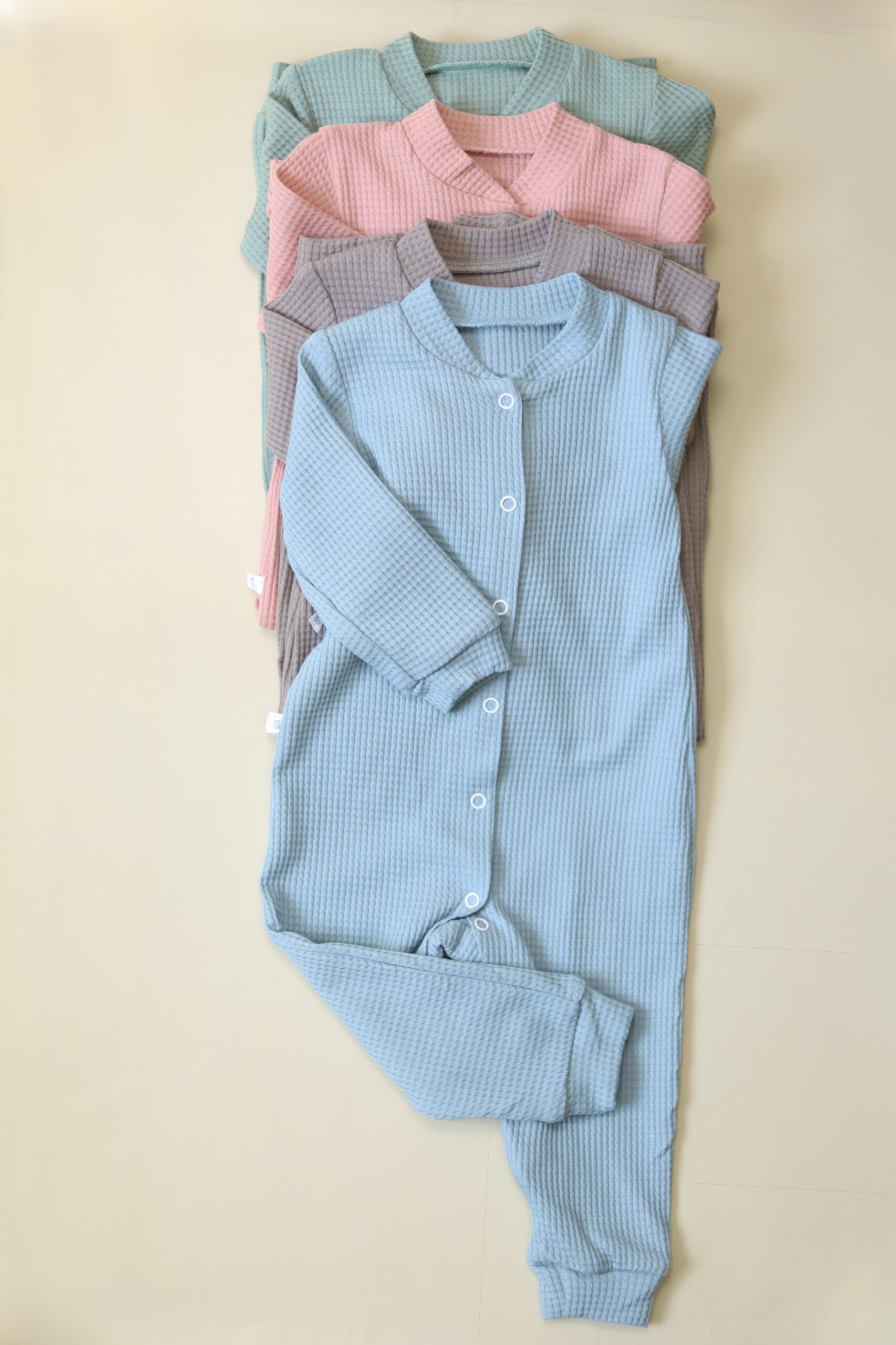 Комбинезон MATUSHKIN на прямой застежке, открытые ножки, швы внутрь интерлок-вафля 1