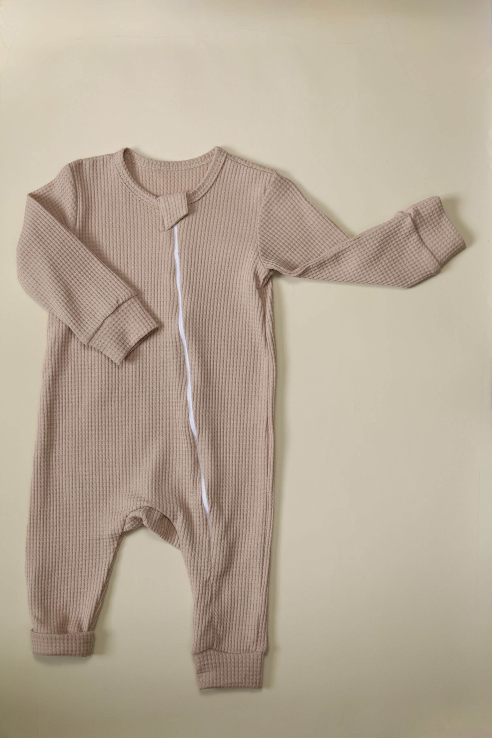 Комбинезон MATUSHKIN на молнии,открытые ножки, швы внутрь, интрелок-вафля 1