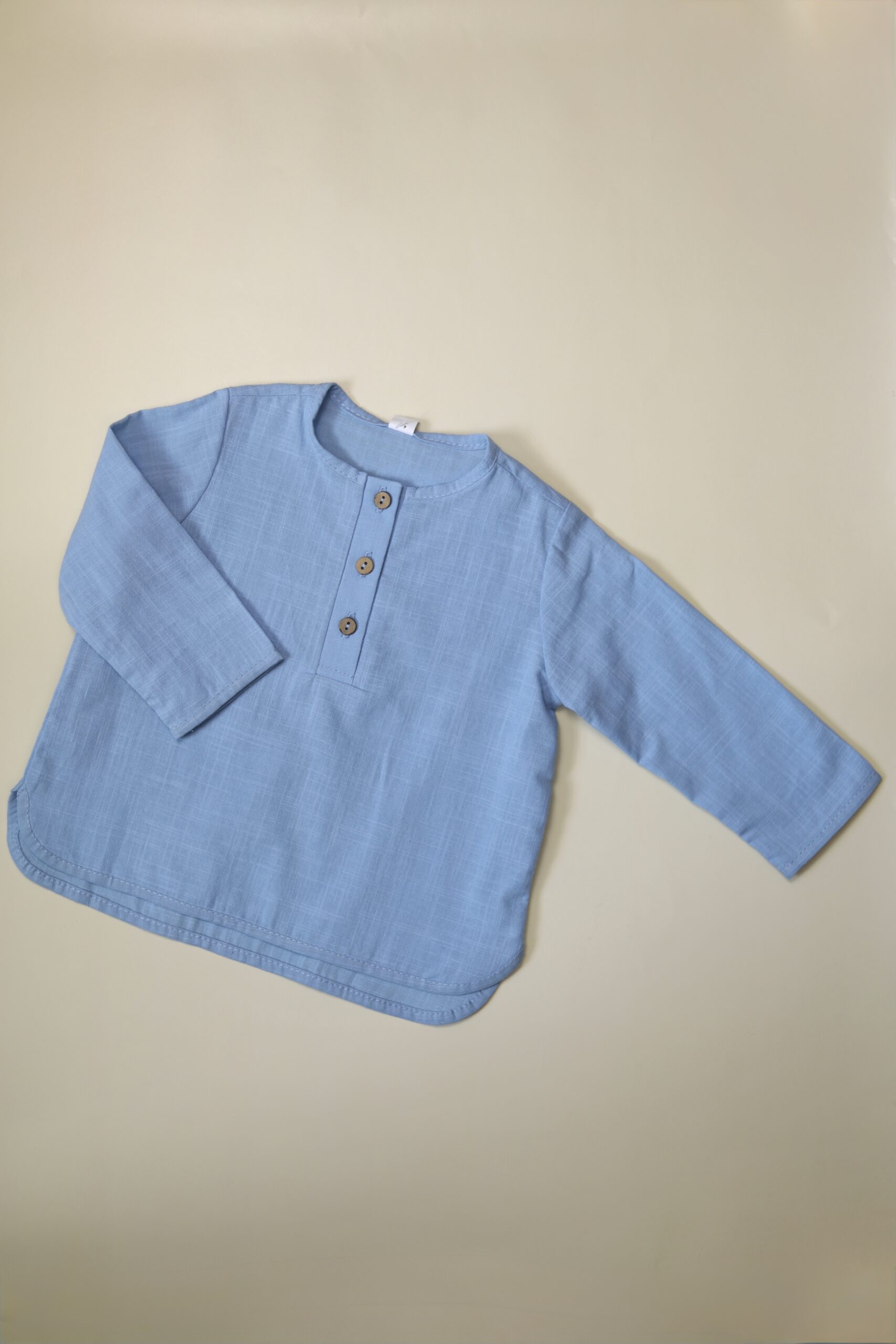 Рубашка голубая