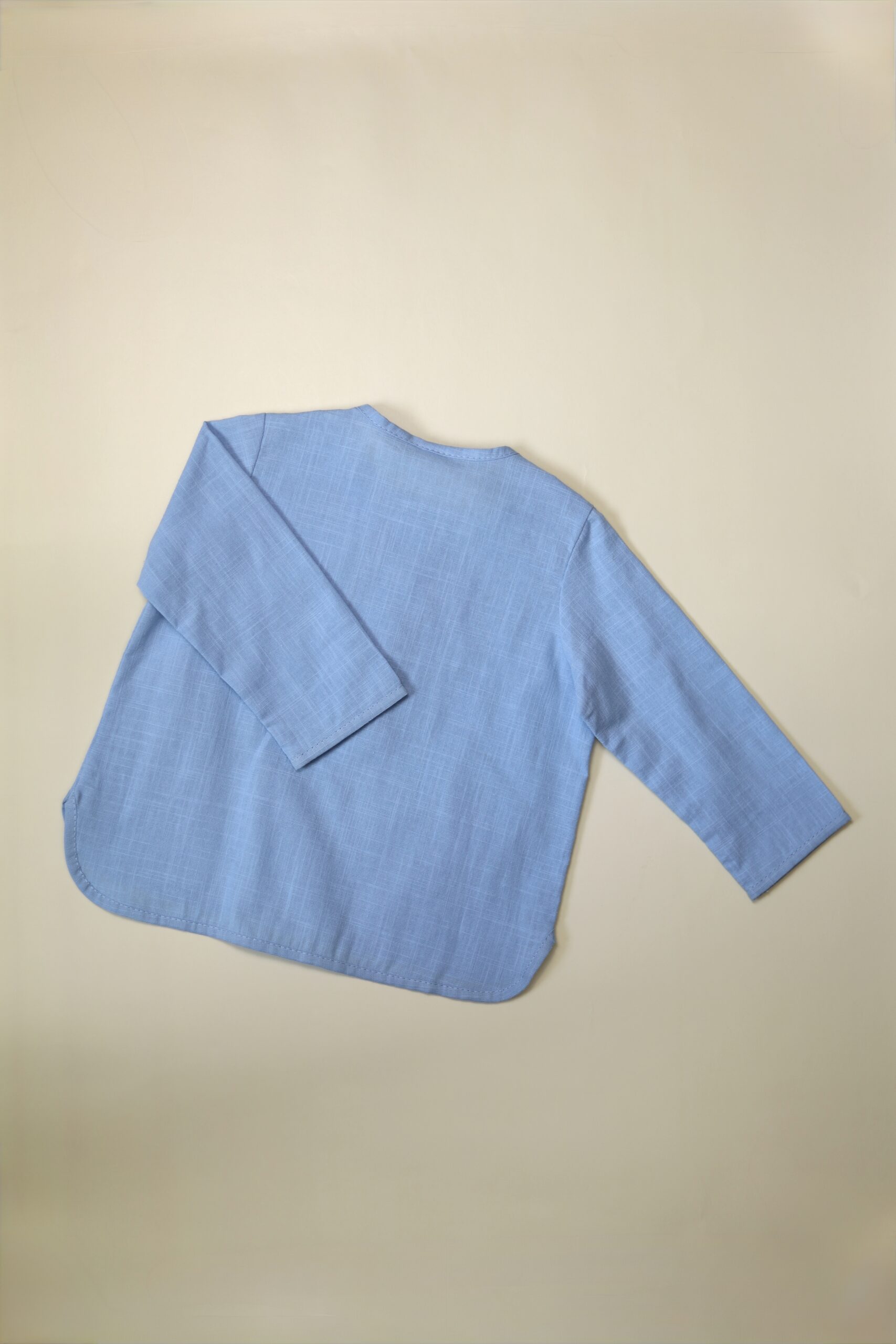 Рубашка голубая