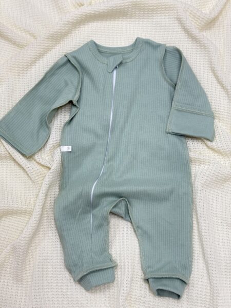 Комбинезон MATUSHKIN на молнии,открытые ножки, швы наружу, интерлок -лапша