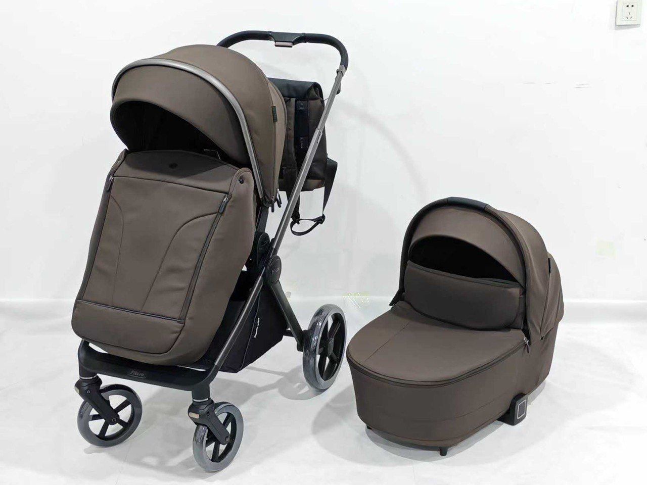 Коляска 2 в 1 Pituso Teffy